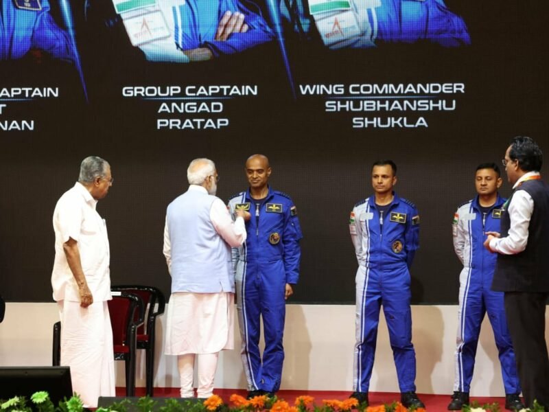 Gaganyaan Mission: कौन हैं गगनयान मिशन के 4 अंतरिक्ष यात्री ?